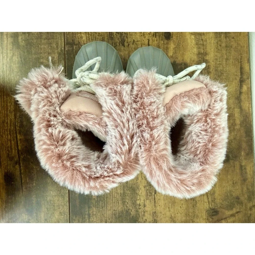 London Fog Insulated Snow‎ Boots With Fur ~ Toddler Size 6 ~ Pink & Gray